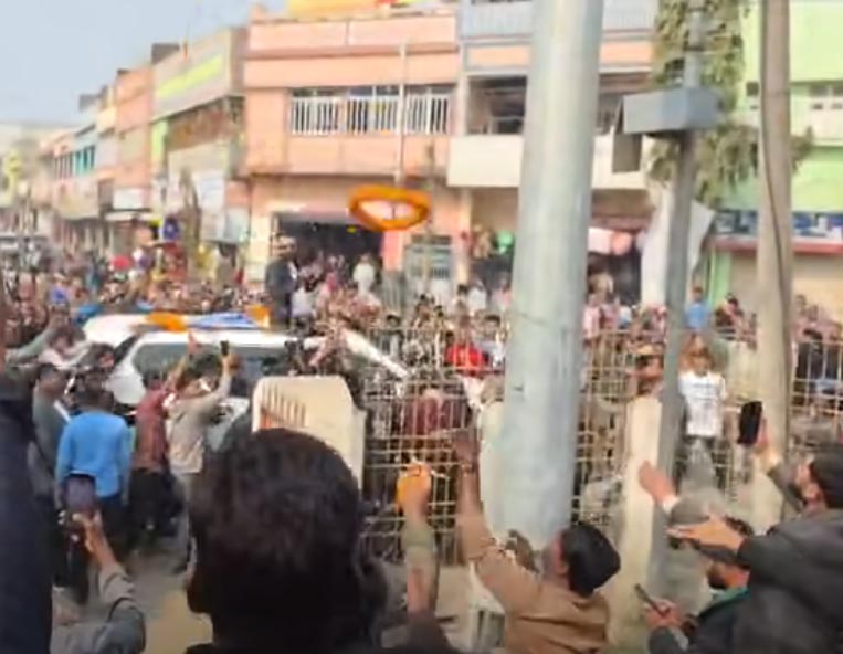 घण्टी बजाउँदै बालेनले गरे बजार क्षेत्र परिक्रमा